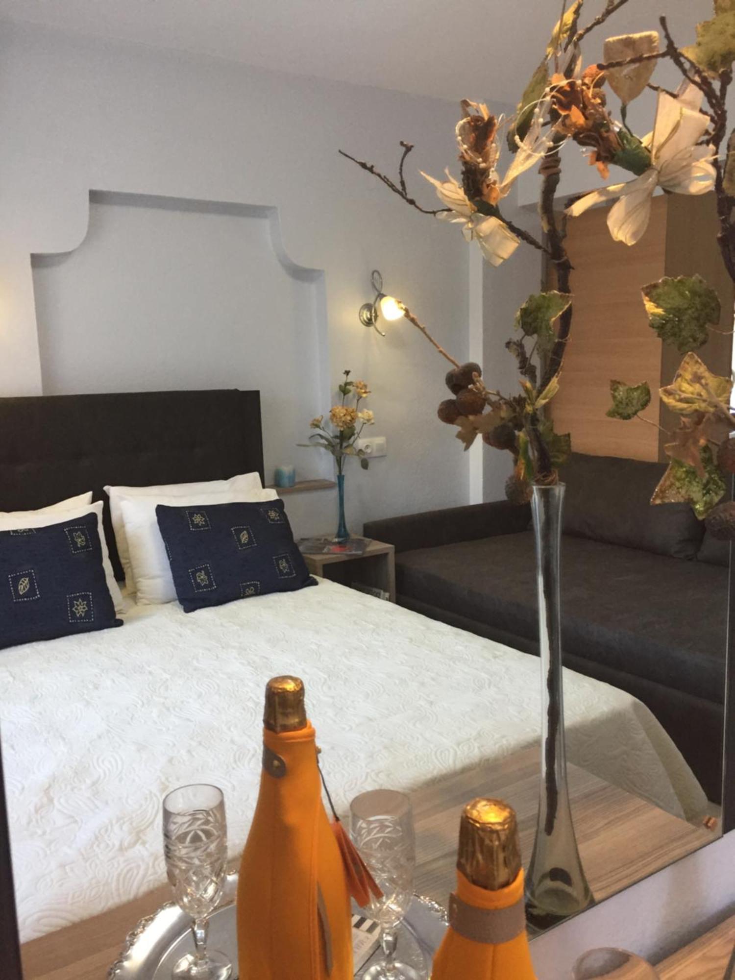 Litsa Haus Estate Residences & Suites - Adults Only & Kids 8 Plus- Asproválta Eksteriør billede
